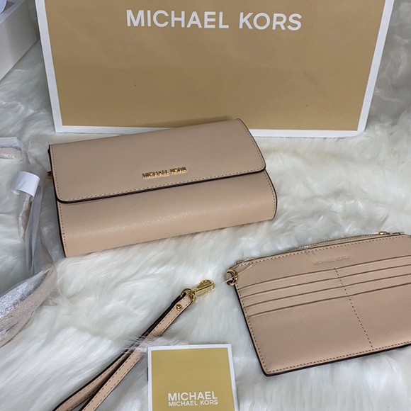 SALE ‼️Michael Kors crossbody bag - Picture 4 of 6